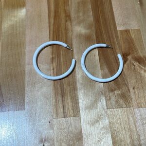 New Machete hoop earrings marbled white